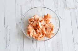 Салат в сырной корзинке - шаг 11