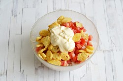 Салат в сырной корзинке - шаг 15