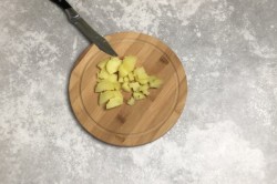 Салат Оливье без майонеза с йогуртом и курицей - шаг 2 Салат Оливье без майонеза с йогуртом и курицей - шаг 2