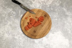 Салат Оливье без майонеза с йогуртом и курицей - шаг 3 Салат Оливье без майонеза с йогуртом и курицей - шаг 3