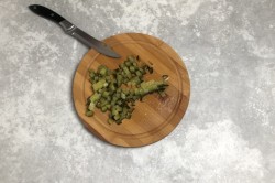 Салат Оливье без майонеза с йогуртом и курицей - шаг 5 Салат Оливье без майонеза с йогуртом и курицей - шаг 5