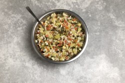 Салат Оливье без майонеза с йогуртом и курицей - шаг 8 Салат Оливье без майонеза с йогуртом и курицей - шаг 8