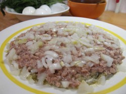 Салат Подсолнух с печенью трески - шаг 11