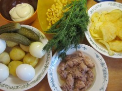 Салат Подсолнух с печенью трески - шаг 2