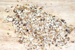 Салат с копченой курицей и грецкими орехами Принц - шаг 4