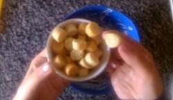 Салат с фасолью и сухариками за 5 минут - шаг 5