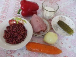 Салат с фасолью и ветчиной немецкий - шаг 1
