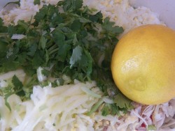 Салат с капустой и крабовыми палочками - шаг 7