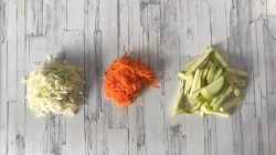 Фруктово-овощной салат с интересной маковой заправкой - шаг 4 Фруктово-овощной салат с интересной маковой заправкой - шаг 4