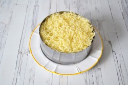 Салат с мясом и черносливом - шаг 11