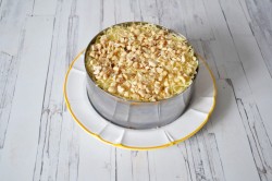 Салат с мясом и черносливом - шаг 12