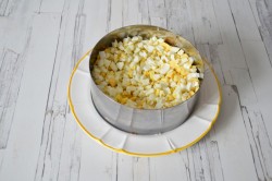 Салат с мясом и черносливом - шаг 9