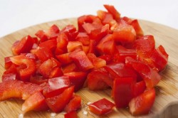 Салат с перчинкой кукурузой и оливками - шаг 1 Салат с перчинкой кукурузой и оливками - шаг 1