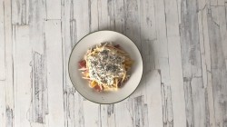 Салат с персиками - шаг 10