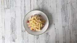 Салат с персиками - шаг 8