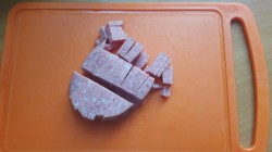 Салат с сервелатом и корейской морковью - шаг 1