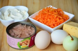 Салат с тунцом и корейской морковью - шаг 1