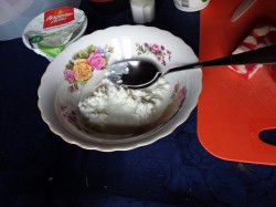 Салат с творогом и крабовыми палочками - шаг 2