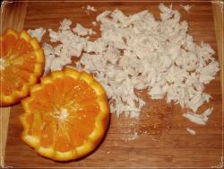 Салат с куриным филе в апельсинах - шаг 2