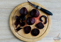 Салат Сельдь под шубой в год Свиньи-Кабана - шаг 11