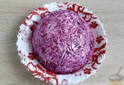 Салат Сельдь под шубой в год Свиньи-Кабана - шаг 13