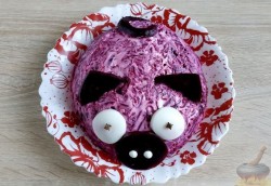 Салат Сельдь под шубой в год Свиньи-Кабана - шаг 14