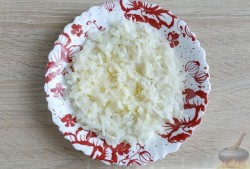 Салат Сельдь под шубой в год Свиньи-Кабана - шаг 3