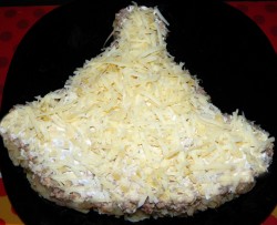 Салат Шапка Деда Мороза - шаг 5 Салат Шапка Деда Мороза - шаг 5