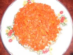 Салат Сказка с копченой курицей слоями - шаг 9