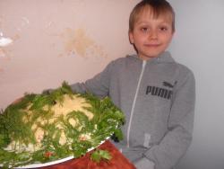 Салат Сказка с копченой курицей слоями - шаг 13