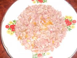 Салат Сказка с копченой курицей слоями - шаг 3