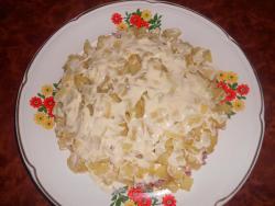 Салат Сказка с копченой курицей слоями - шаг 5