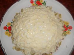 Салат Сказка с копченой курицей слоями - шаг 7