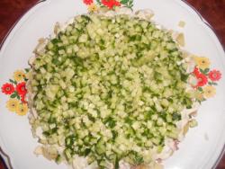 Салат Сказка с копченой курицей слоями - шаг 8