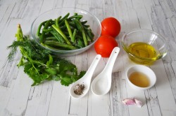 Салат со стручковой фасолью и помидорами - шаг 1