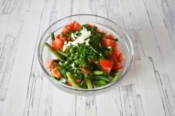 Салат со стручковой фасолью и помидорами - шаг 7