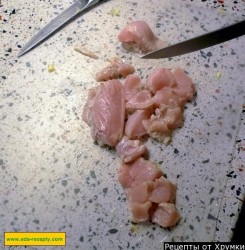 Салат Цезарь с курицей и пармезаном - шаг 2