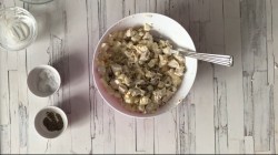 Салат в тарталетках с ананасом и курицей - шаг 10