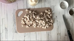 Салат в тарталетках с ананасом и курицей - шаг 7