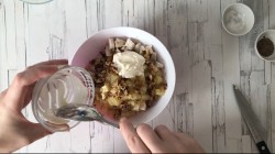 Салат в тарталетках с ананасом и курицей - шаг 9