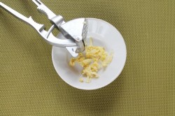 Сало пятиминутка в луковой шелухе - шаг 9 Сало пятиминутка в луковой шелухе - шаг 9