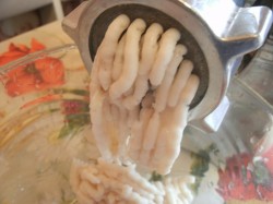 Сало с чесноком через мясорубку - шаг 4