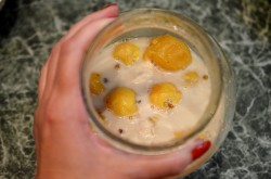 Самогон из варенья в домашних условиях - шаг 5 Самогон из варенья в домашних условиях - шаг 5