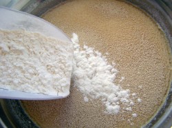 Сдобное тесто для булочек самое вкусное и нежное - шаг 1 Сдобное тесто для булочек самое вкусное и нежное - шаг 1