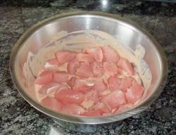 Шашлык из индейки в кефирном маринаде - шаг 4