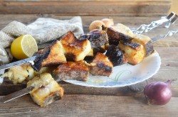 Шашлык из рыбы на мангале - шаг 11