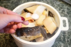 Шашлык из рыбы на мангале - шаг 3