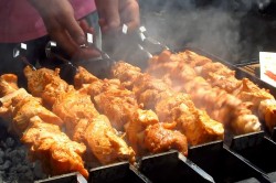 Шашлык из индейки с салом сочный - шаг 11