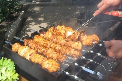 Шашлык из индейки с салом сочный - шаг 12