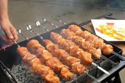 Шашлык из индейки с салом сочный - шаг 10